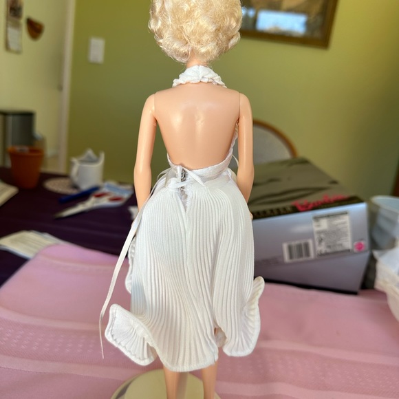 Barbie as Marilyn (Monroe)-Collection Edition-gorgeous! - Picture 3 of 5